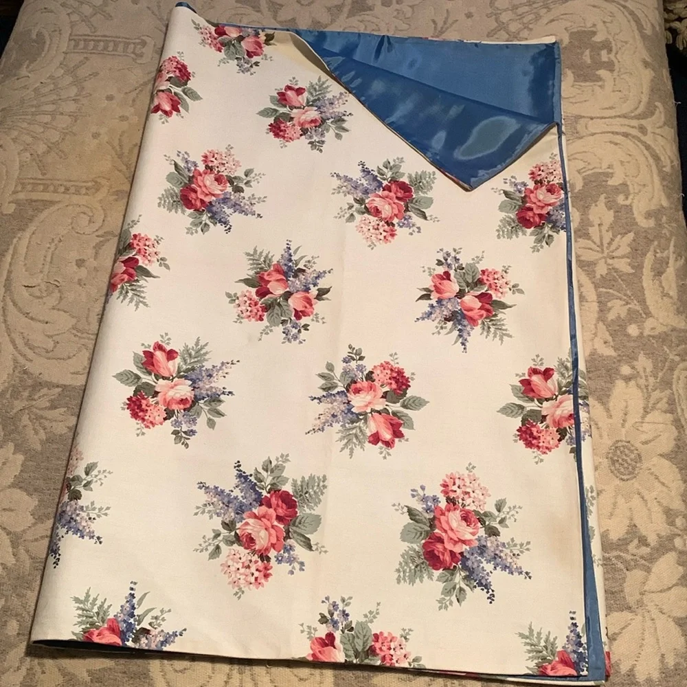 JZRose Boutique “Shabby Chic” Large Table Runner NWT